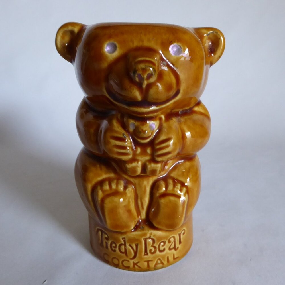 NEW VINTAGE TEDDY TIEDY BEAR COCKTAIL CANADIAN LIQUEUR CERAMIC TIKI MUG